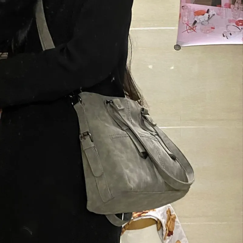 UNITE STAR Shoulder Bags-8