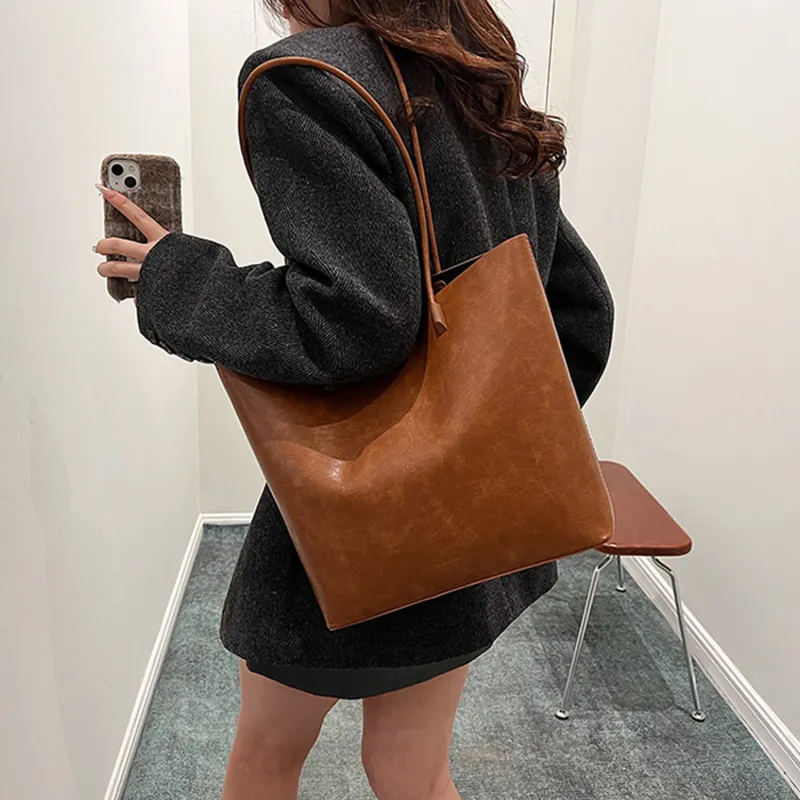 UNITE STAR Shoulder Bags-10