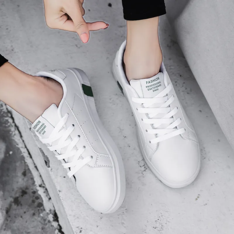 CAMOSI Low-Top Skateboard Shoes Unisex-10