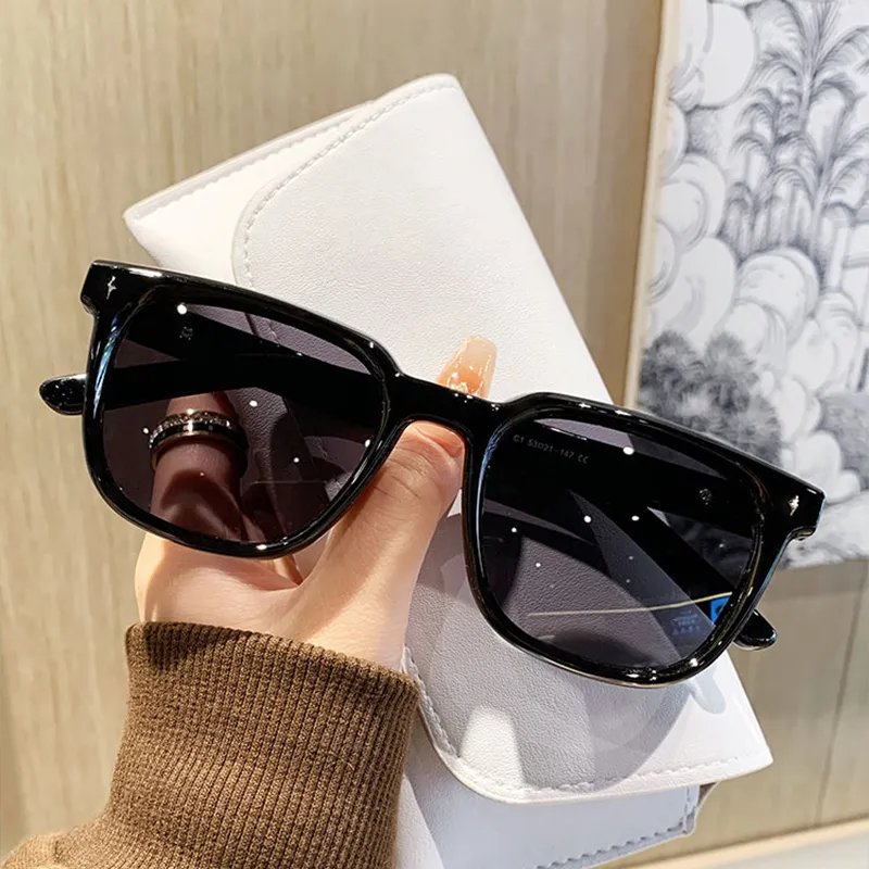 PRETTYALLUSION Square Sunglasses Unisex-2