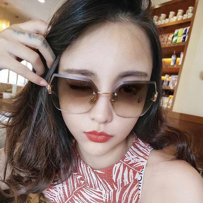 PRETTYALLUSION Metal Irregular Shape Sunglasses Unisex Multicolor-7