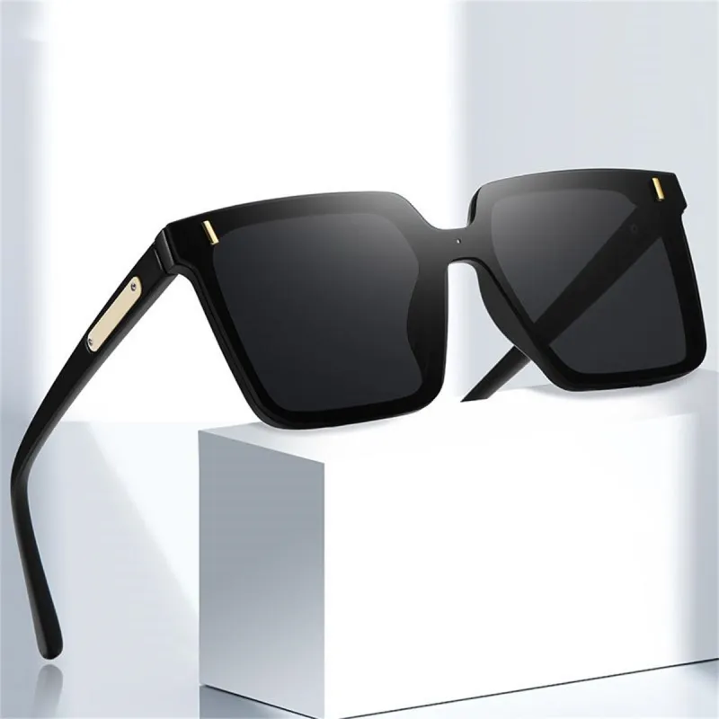 PRETTYALLUSION Square Sunglasses Unisex-1