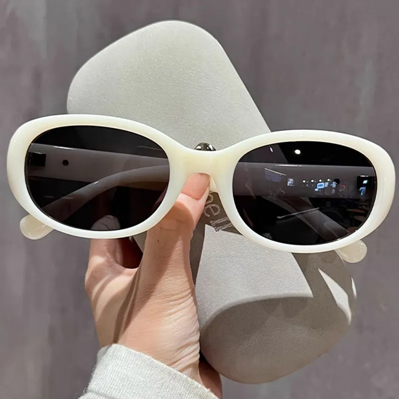 PRETTYALLUSION Oval Sunglasses Unisex-1