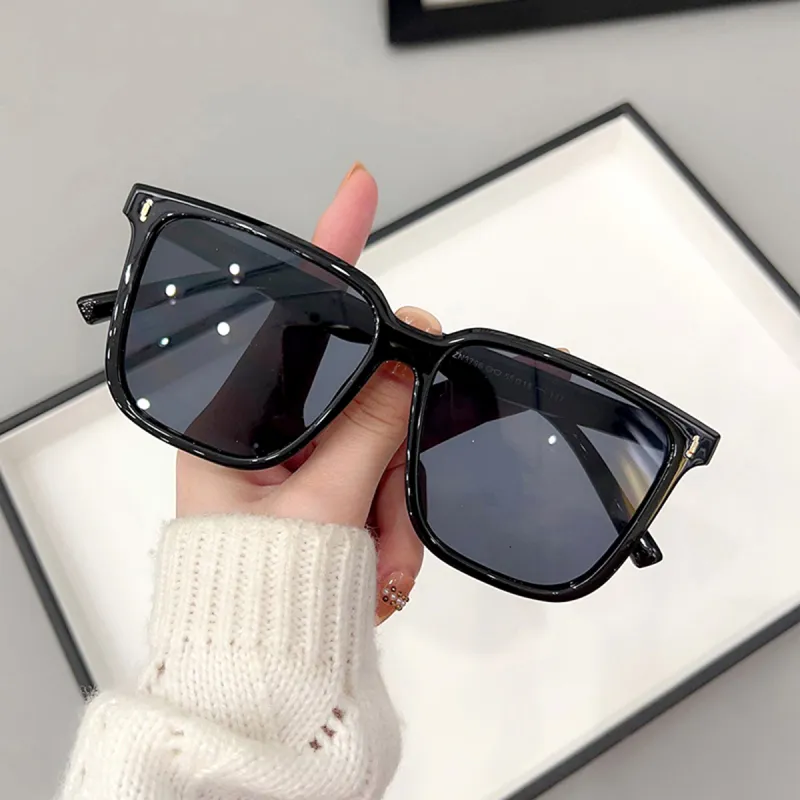 PRETTYALLUSION Oval Sunglasses Unisex-1