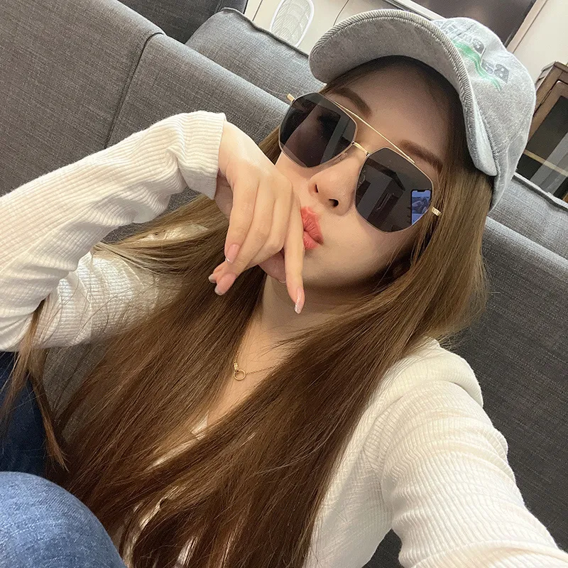 PRETTYALLUSION Irregular Shape Sunglasses Unisex-2