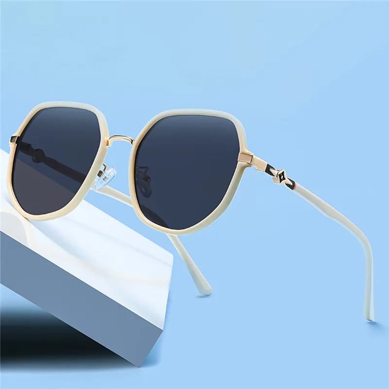 PRETTYALLUSION Irregular Shape Sunglasses Women's-7