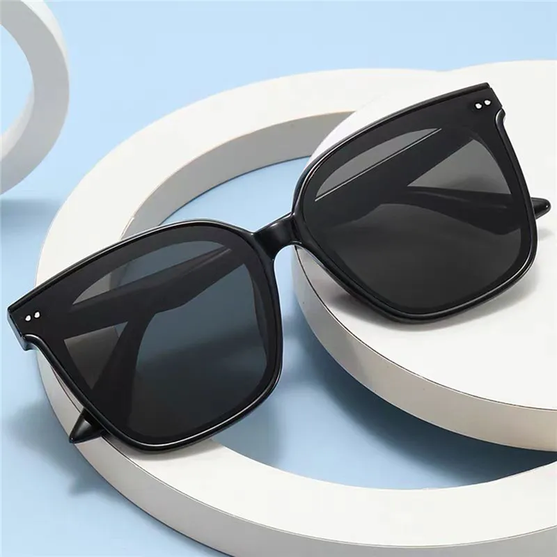 PRETTYALLUSION Oval Sunglasses Unisex-2