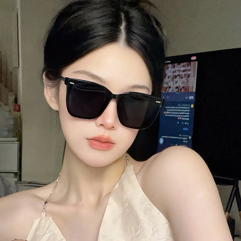 PRETTYALLUSION PC Metal Square Sunglasses Unisex-5