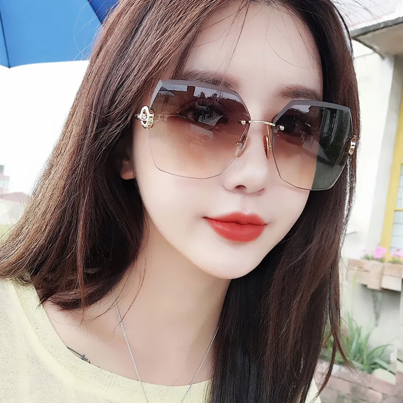 PRETTYALLUSION Metal Irregular Shape Sunglasses Unisex Multicolor-6