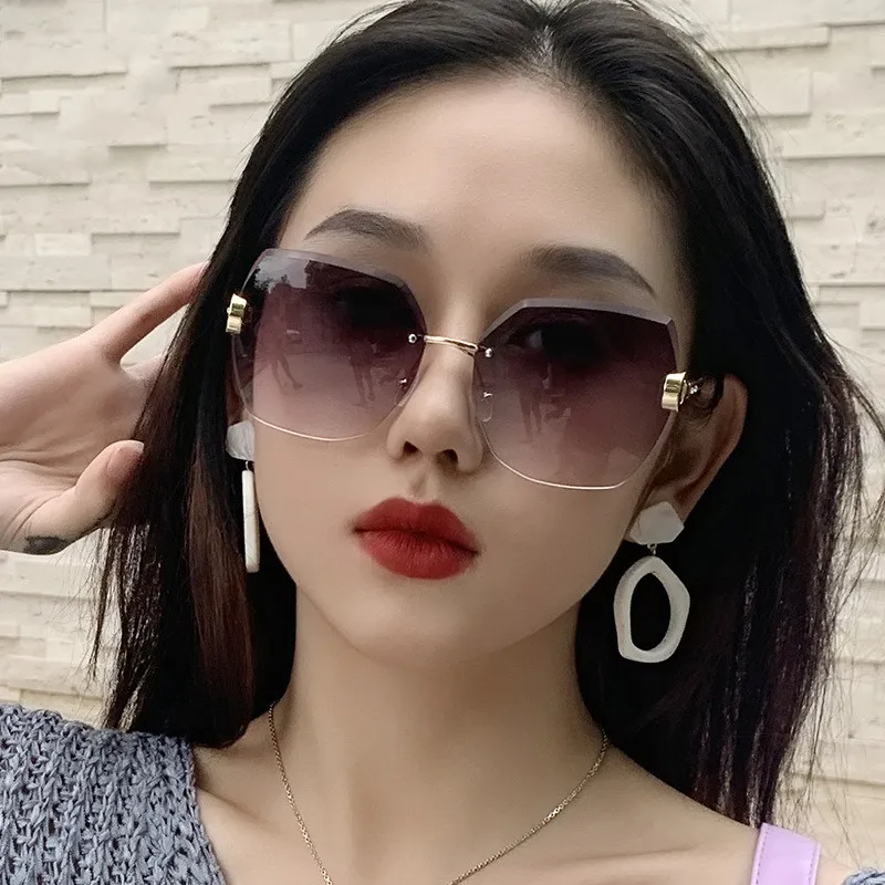 PRETTYALLUSION Metal Irregular Shape Sunglasses Unisex Multicolor-3