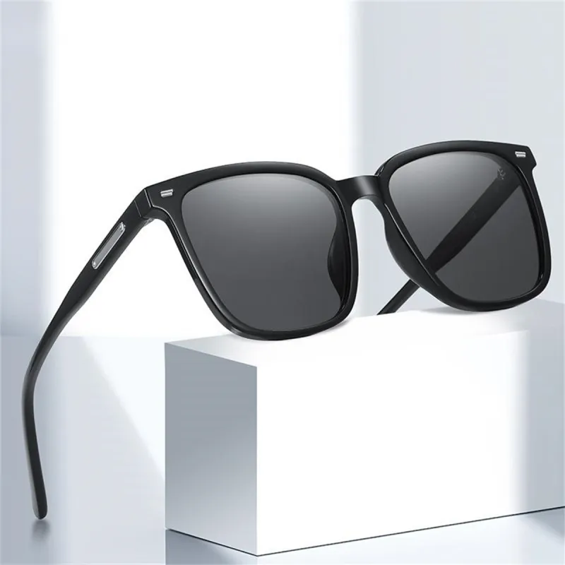 PRETTYALLUSION Square Sunglasses Unisex-1