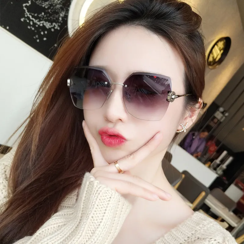 PRETTYALLUSION Metal Irregular Shape Sunglasses Unisex Multicolor-4