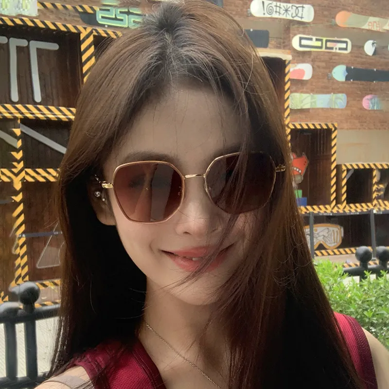 PRETTYALLUSION PC Metal Irregular Shape Sunglasses Women's-2
