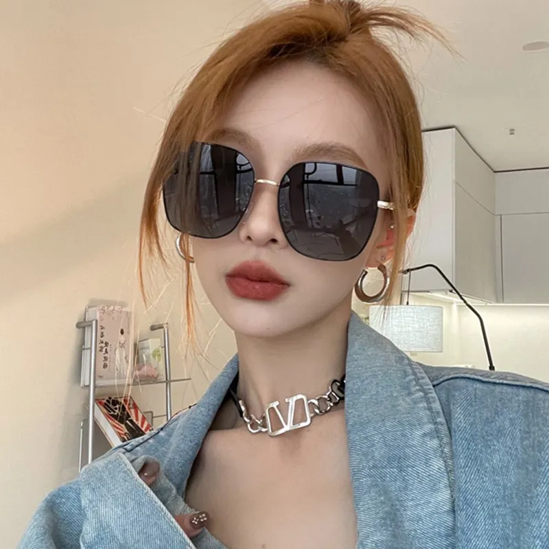 PRETTYALLUSION PC Metal Square Sunglasses Unisex-2