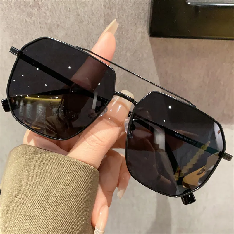 PRETTYALLUSION Metal Aviator Sunglasses Unisex-3