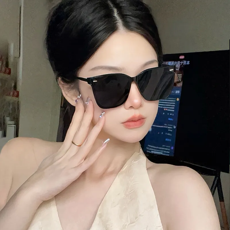 PRETTYALLUSION PC Metal Square Sunglasses Unisex-1