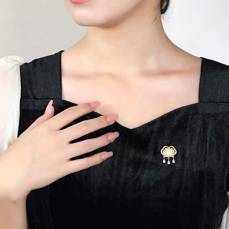 Hurry That Year Mother Of Pearl Brooches Women's-5