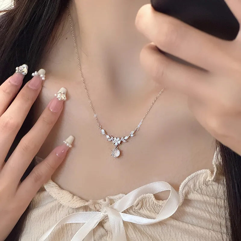 Hurry That Year Sterling Silver Necklaces Women's Silver-1