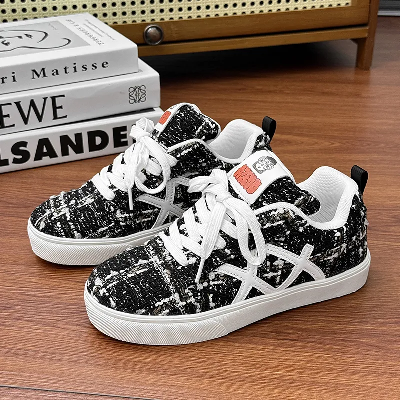 AMICNIEGD Slip Resistant, Abrasion Resistant, Breathable Low Top Casual Shoes Unisex Black White-1
