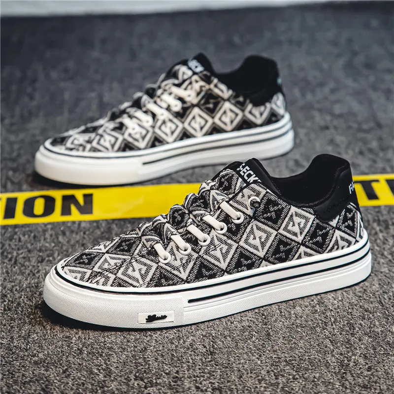 TROADLOP Slip Resistant Shock Absorbers With Abrasion Resistant Properties Low Top Skateboard Shoes Men's-9