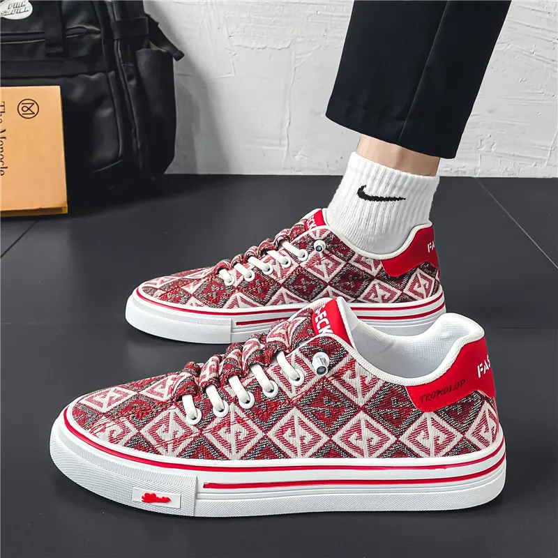 TROADLOP Slip Resistant Shock Absorbers With Abrasion Resistant Properties Low Top Skateboard Shoes Men's-6