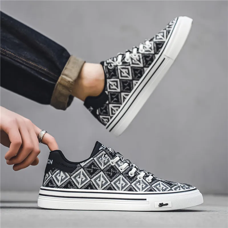 TROADLOP Slip Resistant Shock Absorbers With Abrasion Resistant Properties Low Top Skateboard Shoes Men's-11