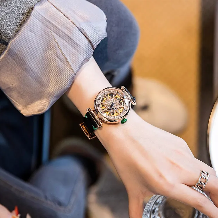 LOUIE JUELEN Women's Watch-2