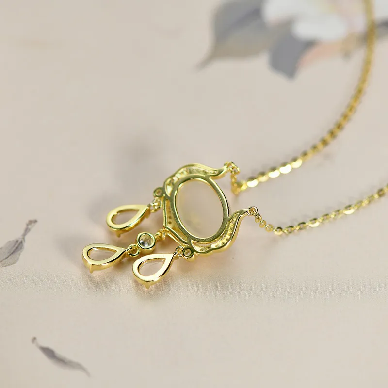 Nine Music Chalcedony Necklaces Women's-1