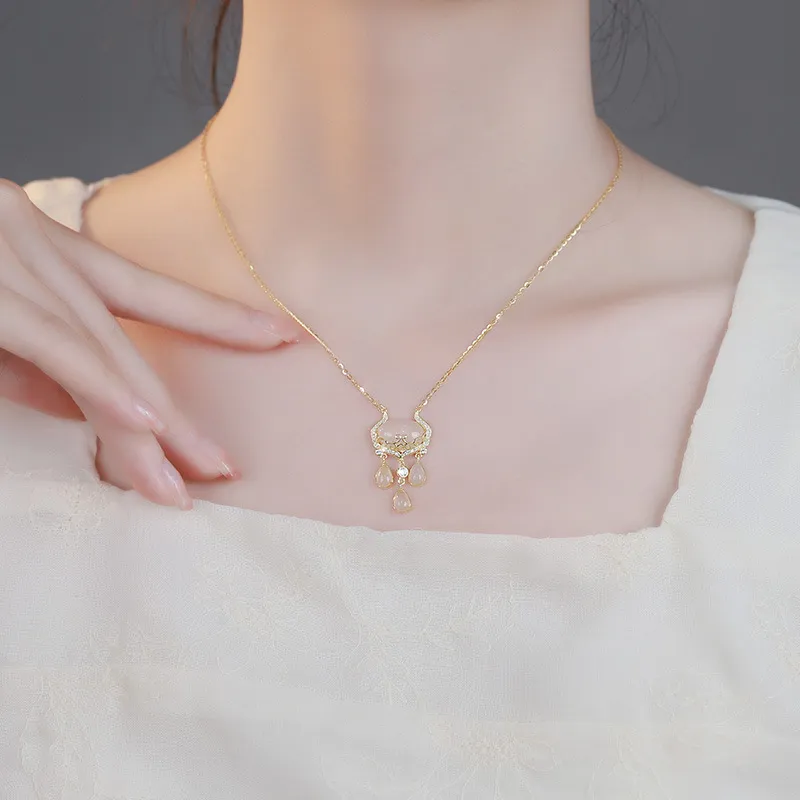Nine Music Chalcedony Necklaces Women's-3
