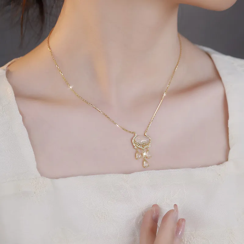 Nine Music Chalcedony Necklaces Women's-4
