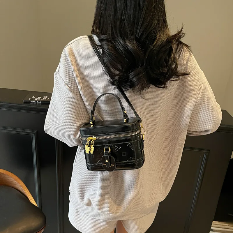 FCTOSSR PU One Shoulder Handbag Women's White/Black/Blue/Pink-15