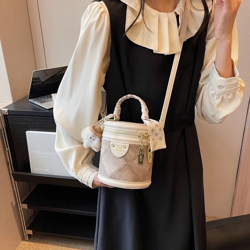 FCTOSSR PU Bucket Bag Handbag Regular Women's White/Black/Blue-20