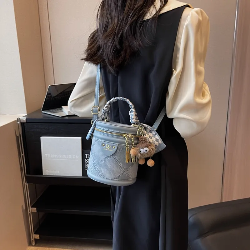 FCTOSSR PU Bucket Bag Handbag Regular Women's White/Black/Blue-26
