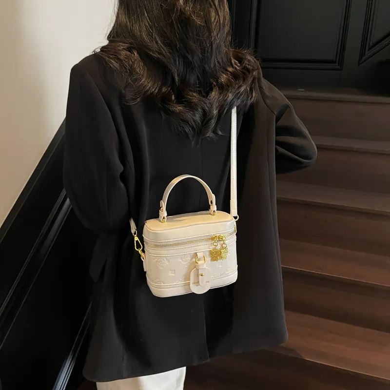 FCTOSSR PU One Shoulder Handbag Women's White/Black/Blue/Pink-4