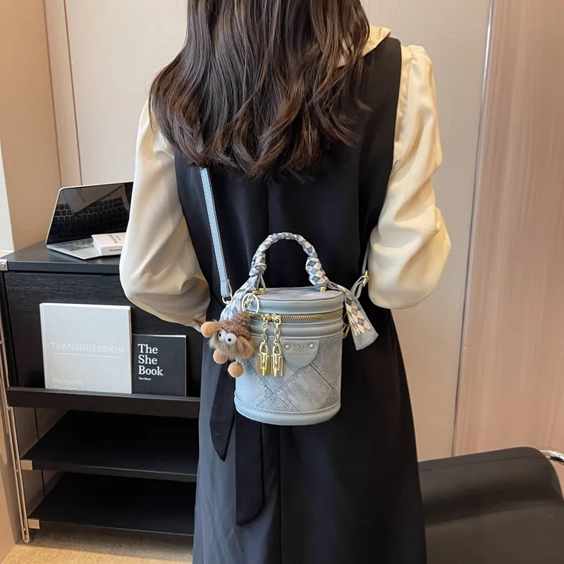 FCTOSSR PU Bucket Bag Handbag Regular Women's White/Black/Blue-14