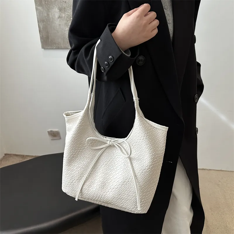 FCTOSSR PU Basket Bag Shoulder Bag Women's White/Black/Red/Coffee-1