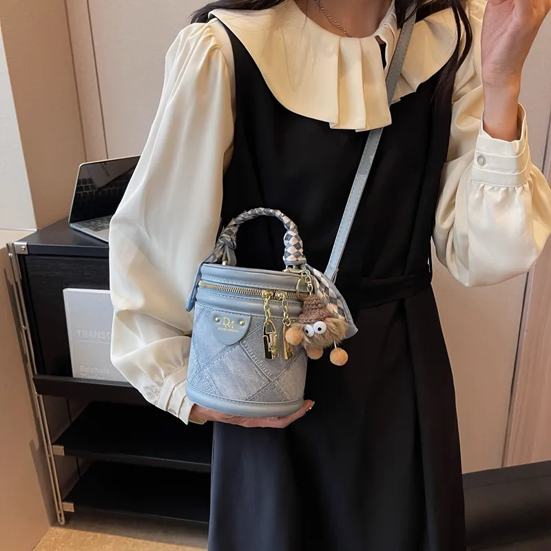 FCTOSSR PU Bucket Bag Handbag Regular Women's White/Black/Blue-17