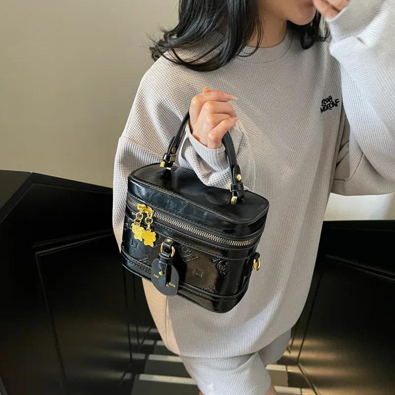 FCTOSSR PU One Shoulder Handbag Women's White/Black/Blue/Pink-16