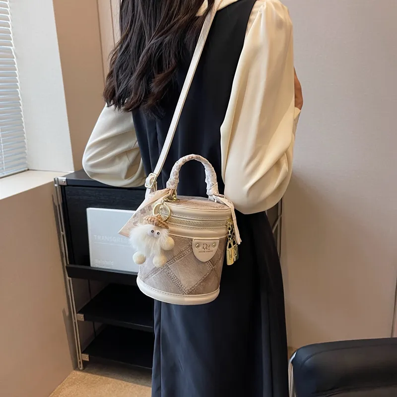 FCTOSSR PU Bucket Bag Handbag Regular Women's White/Black/Blue-1
