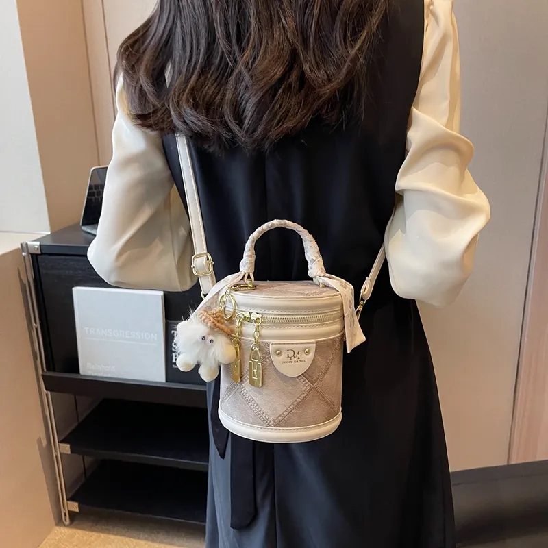FCTOSSR PU Bucket Bag Handbag Regular Women's White/Black/Blue-21