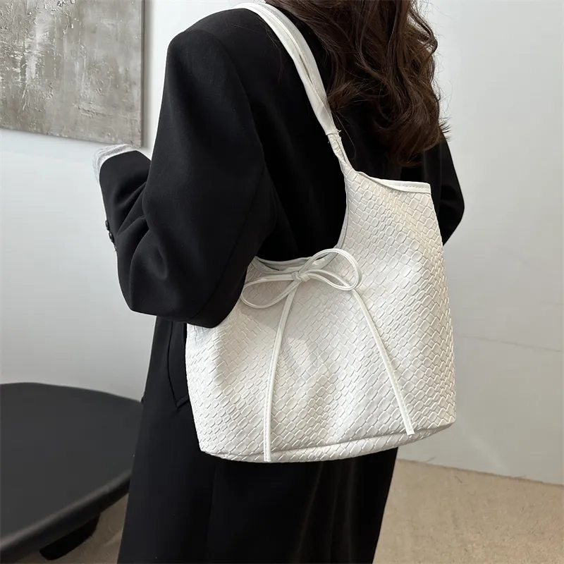 FCTOSSR PU Basket Bag Shoulder Bag Women's White/Black/Red/Coffee-4