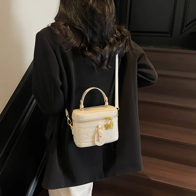FCTOSSR PU One Shoulder Handbag Women's White/Black/Blue/Pink-5