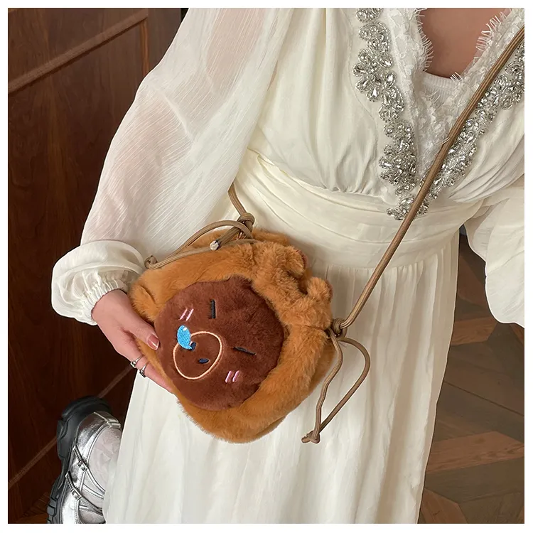 FCTOSSR Plush Crossbody Bag Women's Camel-5