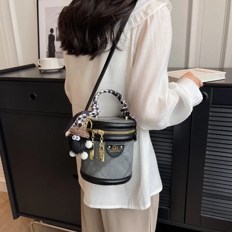 FCTOSSR PU Bucket Bag Handbag Regular Women's White/Black/Blue-8