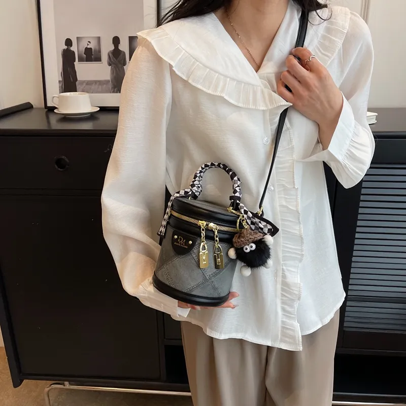 FCTOSSR PU Bucket Bag Handbag Regular Women's White/Black/Blue-11