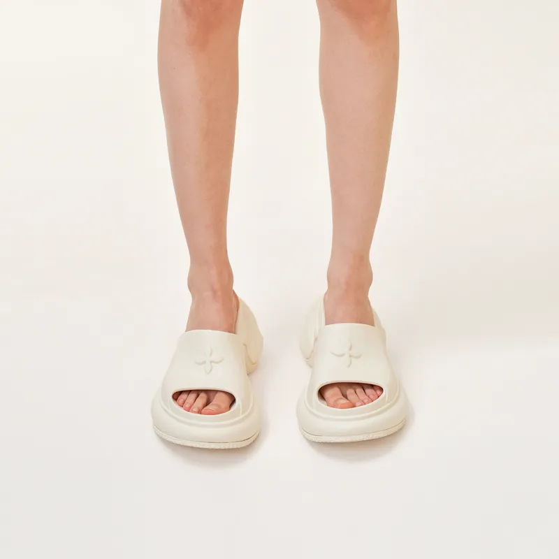 SMFK Compass Slide Slippers Women's Milk White-3