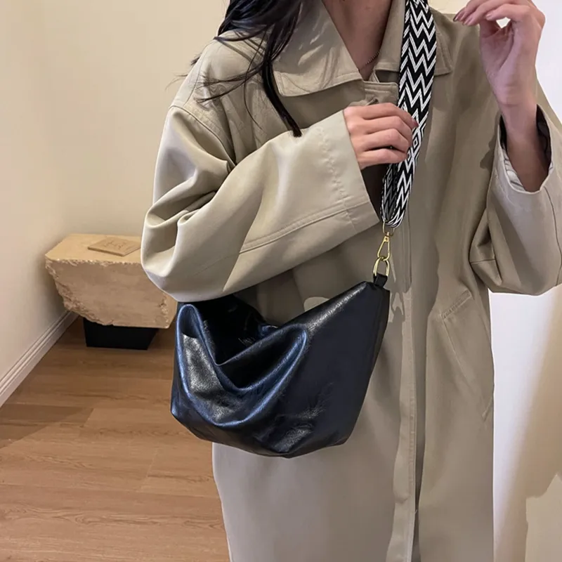 TAKI PU Crossbody Bag Shoulder Bag Regular Unisex Black/Beige/Coffee-4