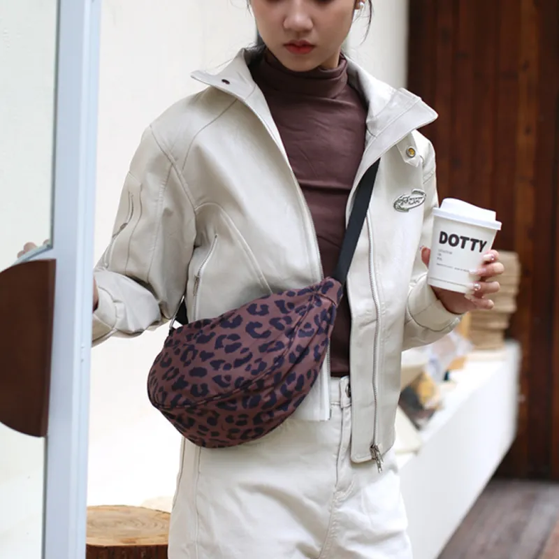 TAKI Oxford Shoulder Bag Unisex-4