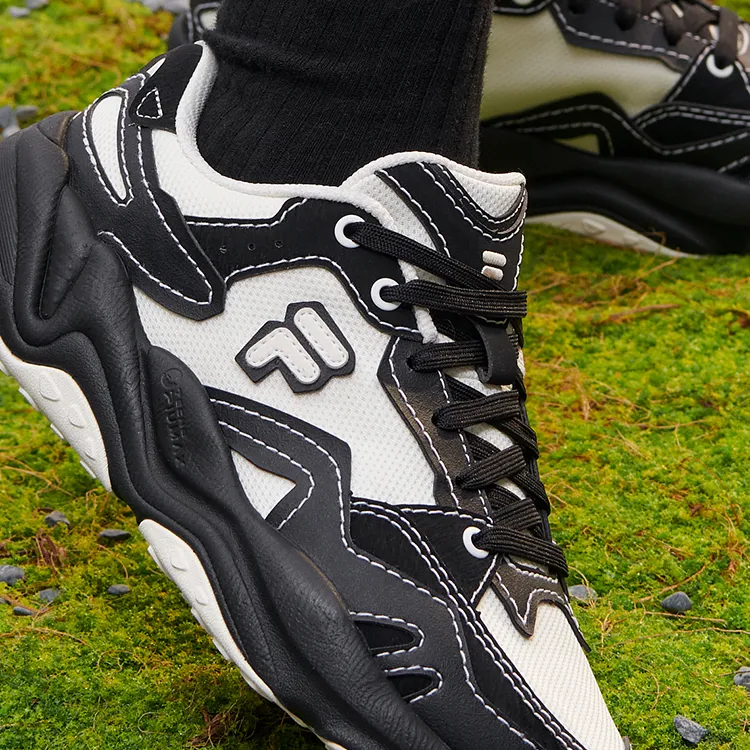 FILA FUSION Flash Sneakers 'Black White' Women's-8