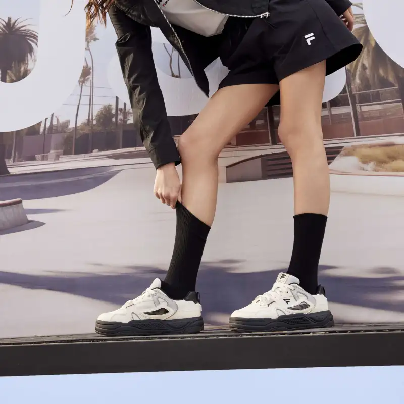 FILA FUSION BANK II Wear Resistant Low Top Skateboard Shoes Women's Black White-8